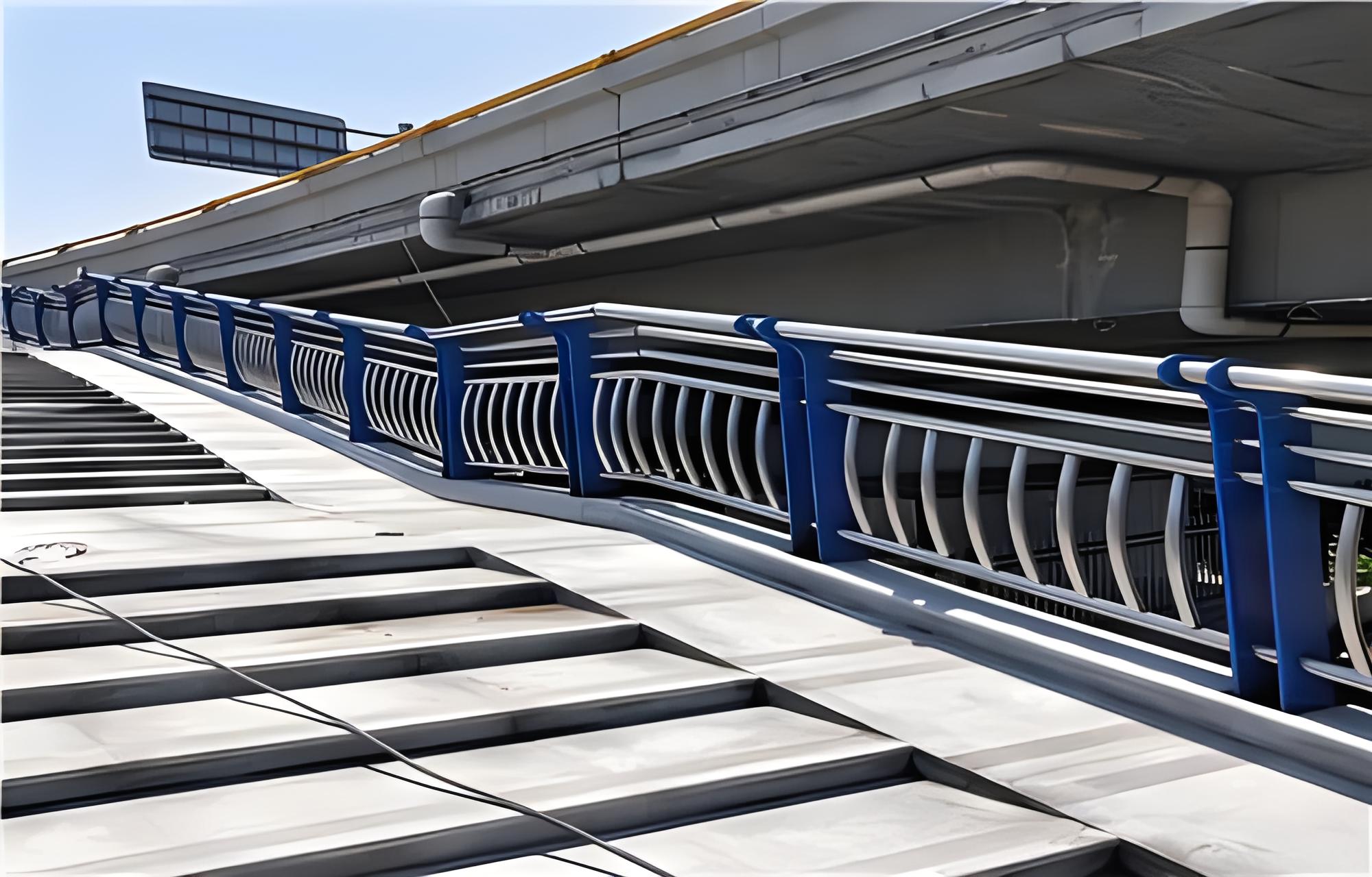 密云不锈钢桥梁护栏维护方案：确保安全，延长使用寿命